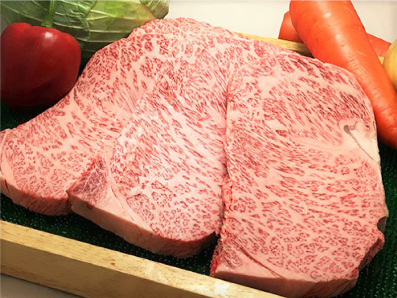 亀岡牛サーロインステーキ 1kg入り亀岡牛サーロインステーキ 1kg 250ｇ×4枚 折り箱入り